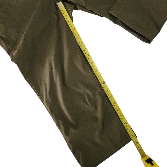 MOUNTAIN EQUIPMENT CO-OP Olive Green Stretch Capri Pants size 4 - Picture 11 of 12